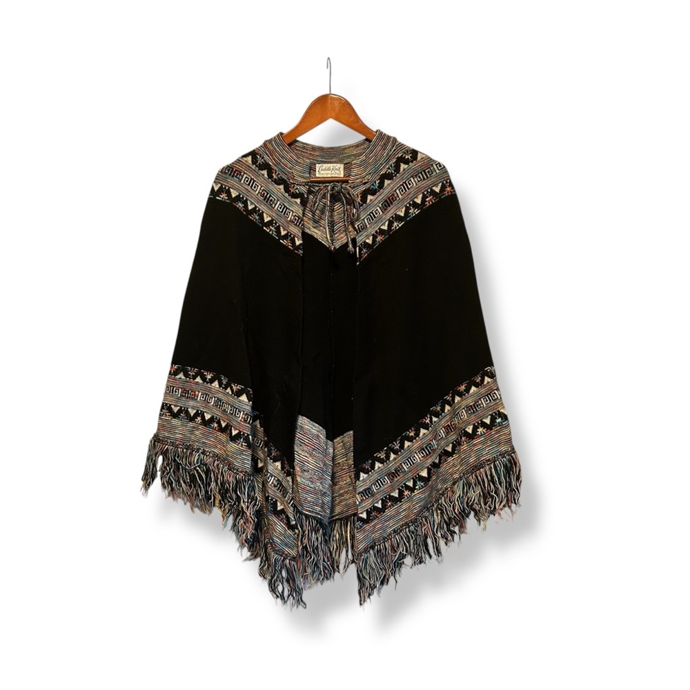 [Cuddle Knit] Black Poncho with Fringe